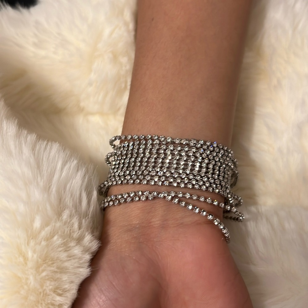 Paparazzi glittery bracelet